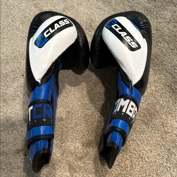 Combat CRNR Black and Blue Boxing Gloves - Picture 3 of 4